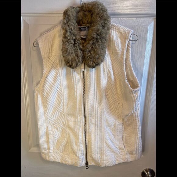 Columbia Jackets & Blazers - Columbia corduroy and faux fur vest sz M
